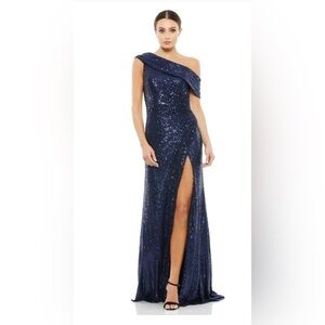 Nwt Ieena for Mac Duggal One Shoulder Ruched Sequined Gown in Midnight